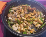 Foto del paso 3 de la receta: Fideuá de pollo y conejo