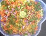 A picture of step 2 of Veg murmura chaat.