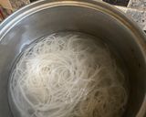 Foto langkah ke 4 dari resep Mie Sop Medan.