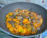 Foto langkah ke 4 dari resep Sayur tumis daging giling.