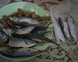 Foto langkah ke 6 dari resep Resep membuat Ikan Gembung Rebus.