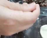 صورة لخطوة 3 من وصفة عجينة الشيشبرك طريقة تشكيلها و الاحتفاظ بها في الفريزر 🤩