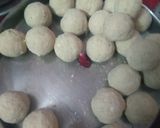 गोंद के लड्डू (gond ke laddu recipe in Hindi) रेसिपी चरण 2 फोटो