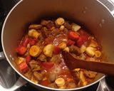 A picture of step 7 of Pork Goulash (Schweinegulasch).