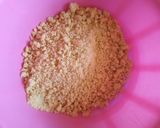 A picture of step 2 of Reusing left over cake....Cake milkshake.