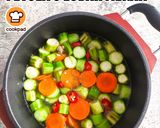 Gambar langkah 6 resipi Sayur Tumis Petola & Lobak Merah.