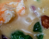 Foto del paso 5 de la receta: Judías blancas, langostinos en curry verde