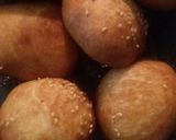 Foto langkah ke 3 dari resep Roti goreng bulat.