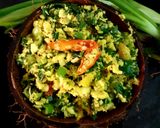 A picture of step 4 of Spring onion fry.