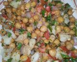 A picture of step 4 of Aloo chana chat.