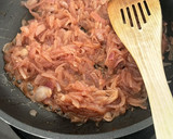 Foto del paso 6 de la receta: Cebolla morada caramelizada sin azúcar a fuego lento