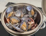 A picture of step 1 of Seafood Bucket.