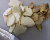 Foto langkah ke 1 dari resep Sop Ayam Jahe.