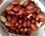 Foto langkah ke 3 dari resep Kacang Telur Karamel.