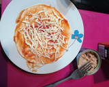 Foto del paso 2 de la receta: Pizza de tortita de trigo ideal para los pequeños de la casa