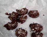 A picture of step 4 of Chocolate stuffed khajoor.