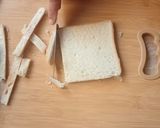 A picture of step 1 of Paneer chicken bread roll.