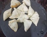 A picture of step 2 of Mini dry samosa.