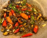 Foto langkah ke 4 dari resep Tumis Kerang Dara.