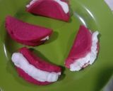 Foto langkah ke 6 dari resep Bolu Lipat Merah Putih.