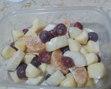 Foto langkah ke 4 dari resep Salad buah saus yogurt homemade.
