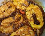 A picture of step 3 of Vietnamese Braised Sturgeon in Clay Pot.