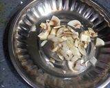 A picture of step 1 of Mushroom Omelette.