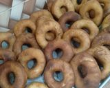صورة لخطوة 5 من وصفة دونات بأبسط الطرق 🥯😍