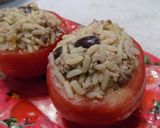 Foto del paso 6 de la receta: Tomates rellenos con arroz, atún y aceitunas (sin aderezo)