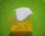 Foto langkah ke 2 dari resep Mini bolu kukus brokoli.