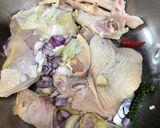 Hình bước làm 1 của món Gà Ta Hấp Nêu