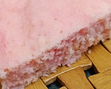A picture of step 4 of Raspberry cake.