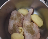 Foto del paso 1 de la receta: Pollo hervido con guarnición de pimientos del padrón y tomatitos