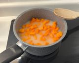 Foto del paso 2 de la receta: Arroz meloso con crema de calabaza y jengibre y pollo a la miel con canela