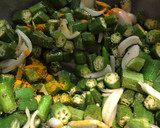 प्याज़ और भिंडी की सब्ज़ी(pyaz aur bhindi ki recipe in hindi) रेसिपी चरण 4 फोटो