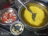 લહેસુની પાલક ખીચડી (Lehsuni Palak Khichdi Recipe In Gujarati)
