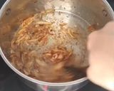 A picture of step 6 of Chicken hara masala.