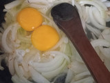 Tarta de verduritas en bandeja