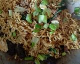 Foto langkah ke 5 dari resep Mie Goreng Telur Hati Sapi Sawi.