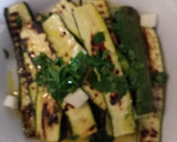 A picture of step 4 of Insalata di zucchine alla griglia grilled courgette salad.