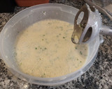 Foto del paso 2 de la receta: Quiche al microondas de calabacín – tomate y aceitunas