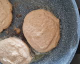 Foto del paso 2 de la receta: Tortitas de plátano, pera y avena, rellenas de kinder y castaña