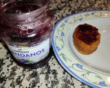 Foto del paso 10 de la receta: Torrijas caramelizadas con azúcar y canela 🆚 mermelada de arándanos