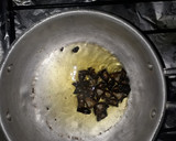 Foto del paso 2 de la receta: Guiso de pollo con arroz arrepollado..