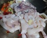 Foto langkah ke 4 dari resep Tumis Cumi Kecap.