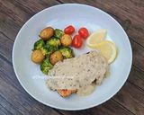 Foto langkah ke 14 dari resep Salmon steak with creamy mushroom sauce.