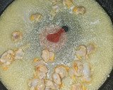 Foto del paso 3 de la receta: Merluza con salsa de berberechos y culis de espinacas con espuma