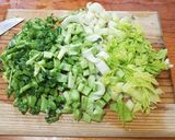 Foto del paso 2 de la receta: Crema (sin crema) de verduras sorpresa