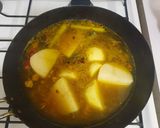 Foto langkah ke 4 dari resep Kari Ikan dan Kentang.