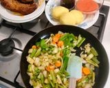 Foto del paso 3 de la receta: Costillas de Cerdo Adobadas Guisadas con Patatas, zanahoria y pimiento